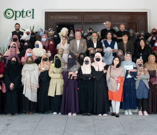 PTCL Group in collaboration with PPAF bridges the digital gap by equipping women with smartphones under the “Ba-Ikhtiar” program “Ba-Ikhtiar” program