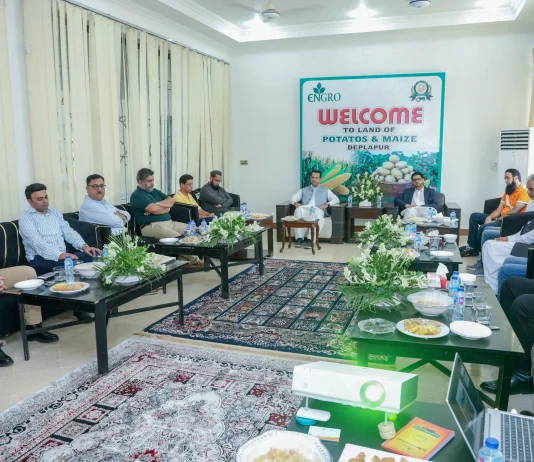 Engro Fertilizers strengthens dealers, farmers partnerships for agricultural progress Engro Fertilizers dealers farmers