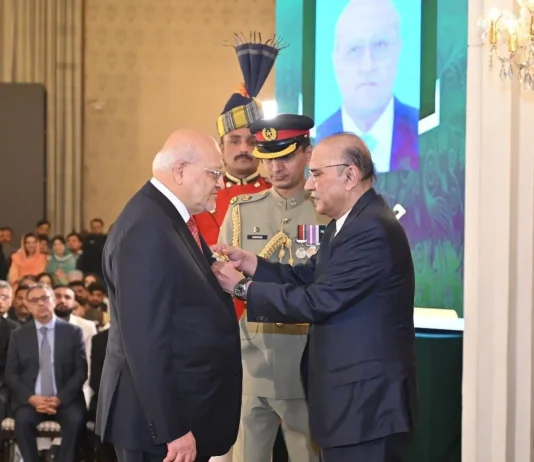 Hussain Dawood, key figure of Pakistan’s private sector, conferred Hilal-i-Imtiaz Hussain Dawood