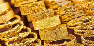Gold rebounds from 1-month low on renewed trade uncertainty Gold