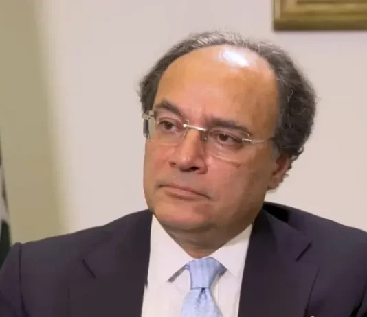 Aurangzeb seeks talks as businesses go for shutdown Finance Minister Muhammad Aurangzeb